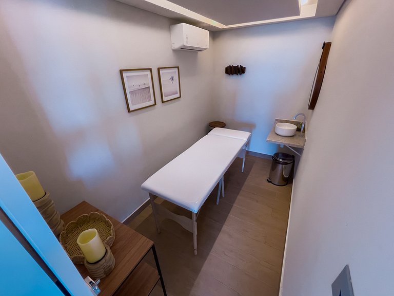 Experience Salvador at Art1029: Comfort and Rooftop