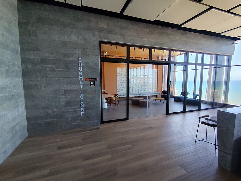 Studio LIT 760: Vista Mar e Rooftop Aquecido (4p)
