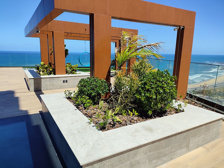 Studio LIT 760: Vista Mar e Rooftop Aquecido (4p)