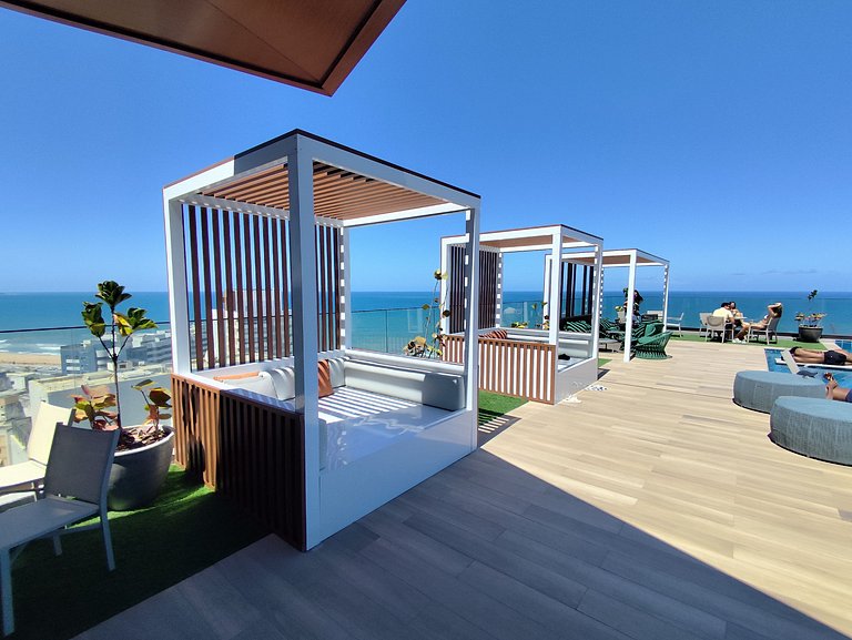 Studio LIT 760: Vista Mar e Rooftop Aquecido (4p)