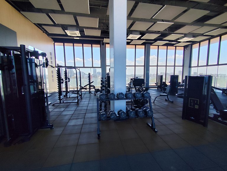 Studio LIT 760: Vista Mar e Rooftop Aquecido (4p)