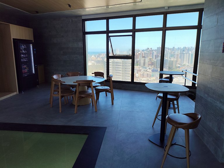 Studio LIT 760: Vista Mar e Rooftop Aquecido (4p)